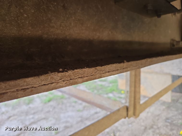 image for item EN3627 2000 International 4900 refuse truck