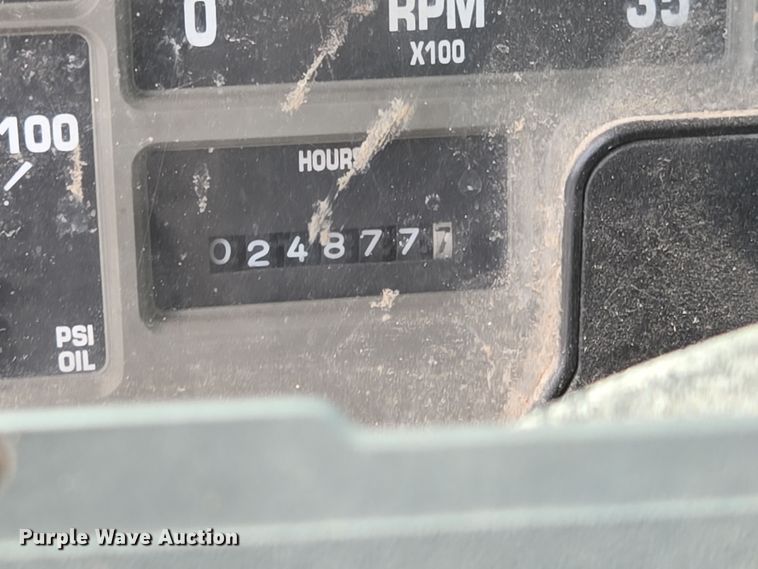 image for item EN3627 2000 International 4900 refuse truck