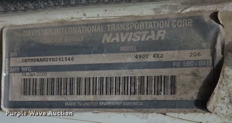 image for item EN3627 2000 International 4900 refuse truck