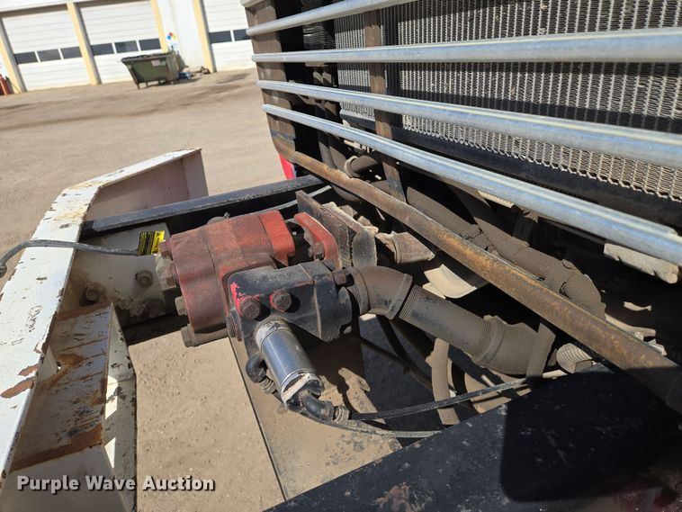 image for item EN8908 1996 Ford L8000 roll-off container truck