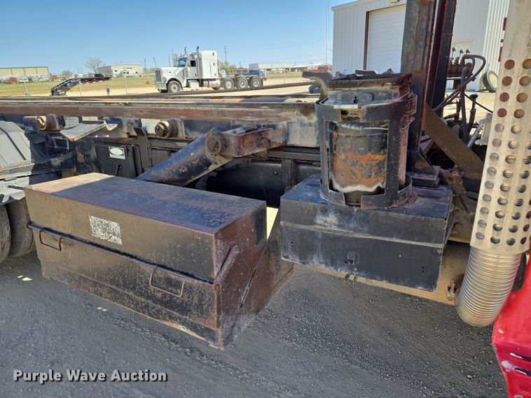 image for item EN8908 1996 Ford L8000 roll-off container truck