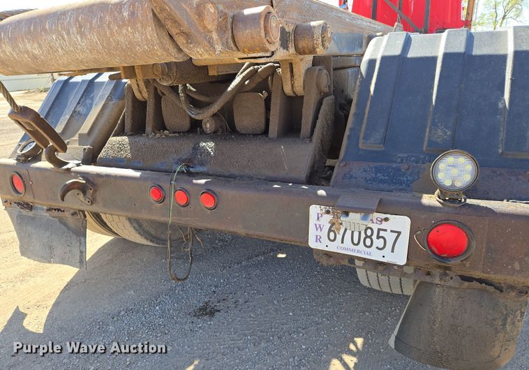 image for item EN8908 1996 Ford L8000 roll-off container truck