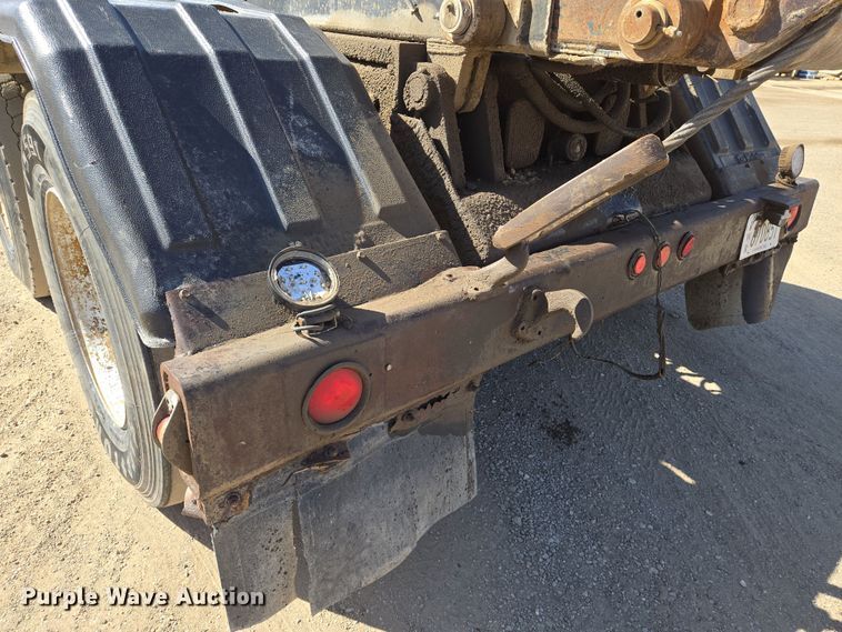 image for item EN8908 1996 Ford L8000 roll-off container truck