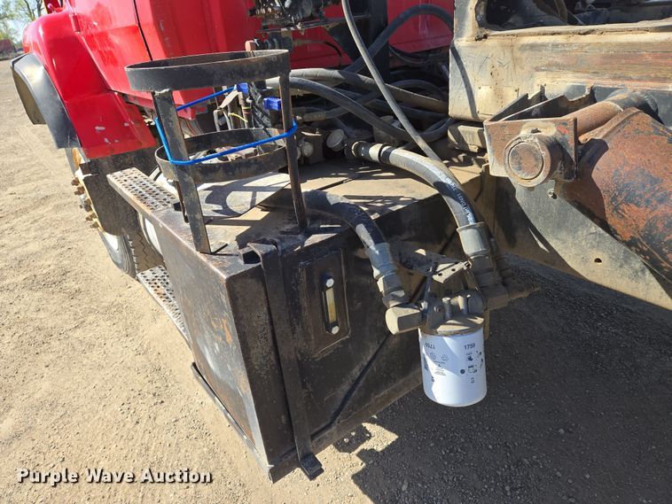 image for item EN8908 1996 Ford L8000 roll-off container truck