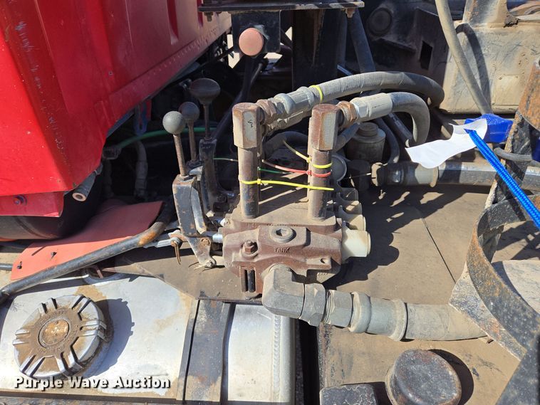 image for item EN8908 1996 Ford L8000 roll-off container truck