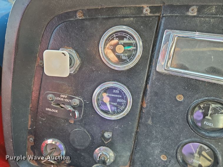 image for item EN8908 1996 Ford L8000 roll-off container truck