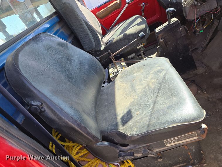 image for item EN8908 1996 Ford L8000 roll-off container truck