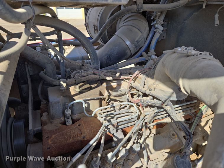 image for item EN8908 1996 Ford L8000 roll-off container truck