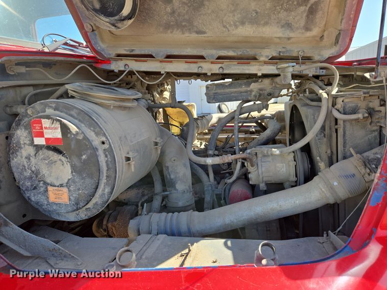 image for item EN8908 1996 Ford L8000 roll-off container truck