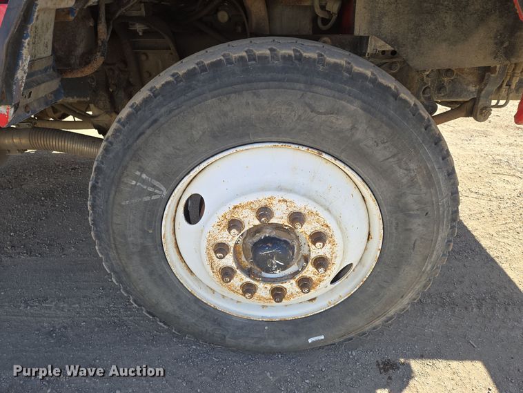 image for item EN8908 1996 Ford L8000 roll-off container truck