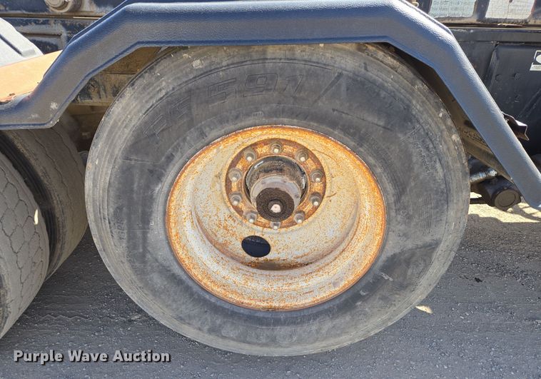 image for item EN8908 1996 Ford L8000 roll-off container truck