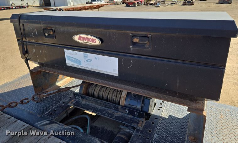 image for item EN8909 2016 Landoll drop deck equipment trailer