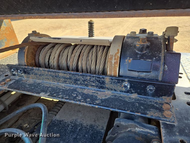 image for item EN8909 2016 Landoll drop deck equipment trailer