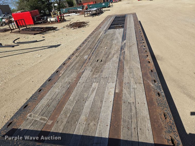 image for item EN8909 2016 Landoll drop deck equipment trailer