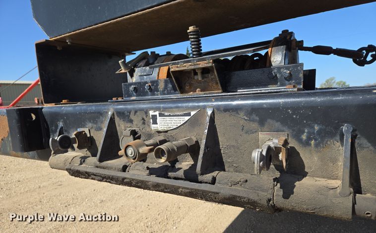 image for item EN8909 2016 Landoll drop deck equipment trailer