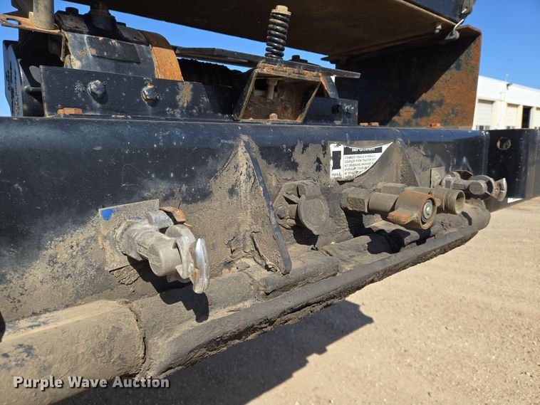 image for item EN8909 2016 Landoll drop deck equipment trailer