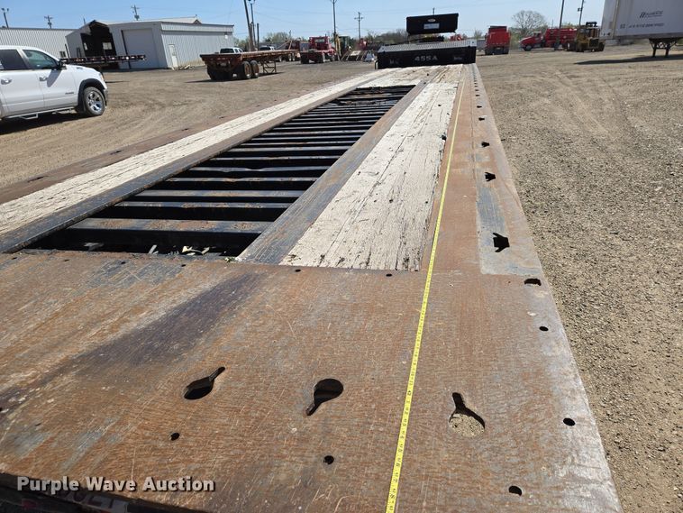 image for item EN8909 2016 Landoll drop deck equipment trailer