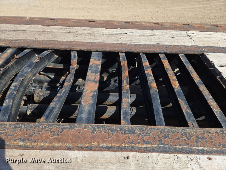 image for item EN8909 2016 Landoll drop deck equipment trailer