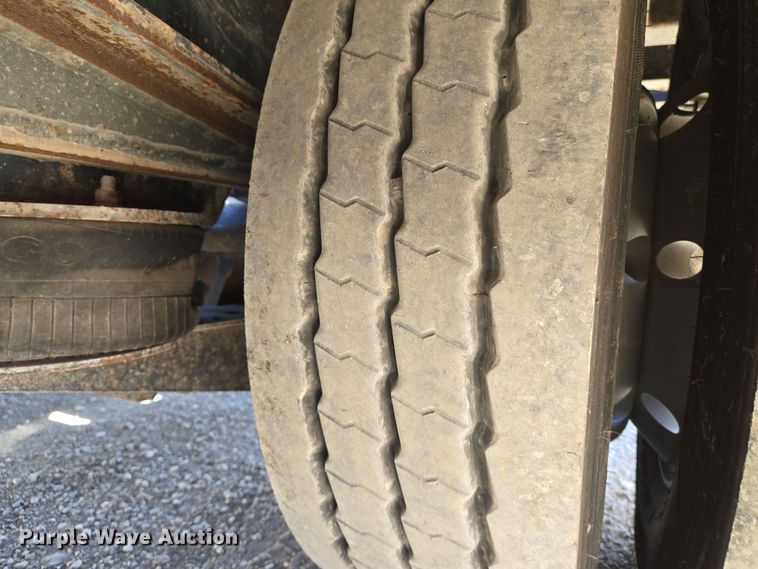 image for item EN8909 2016 Landoll drop deck equipment trailer