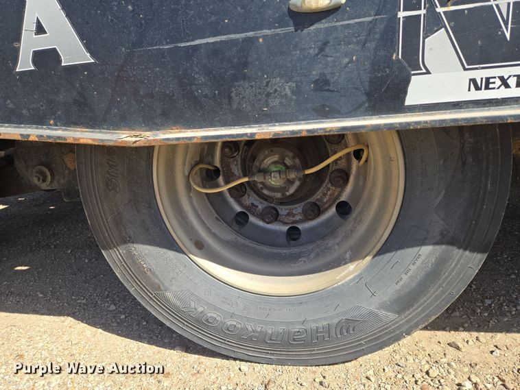 image for item EN8909 2016 Landoll drop deck equipment trailer