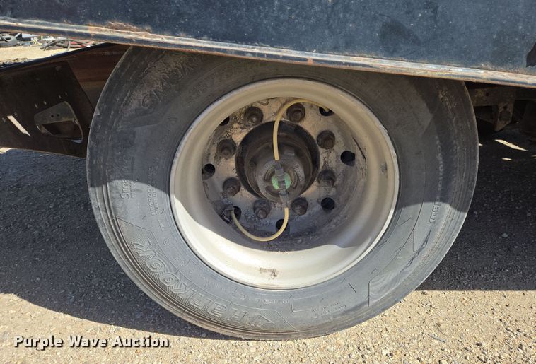 image for item EN8909 2016 Landoll drop deck equipment trailer