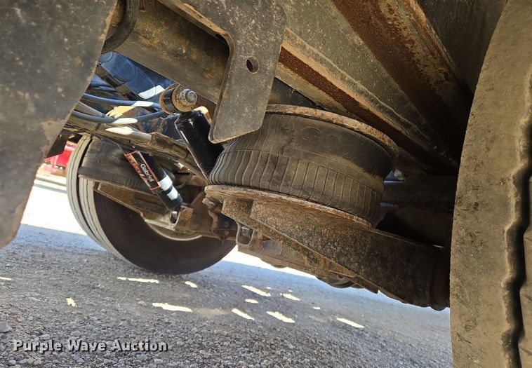 image for item EN8909 2016 Landoll drop deck equipment trailer