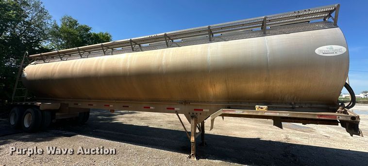 image for item EQ2143 2006 Pinson feed delivery trailer