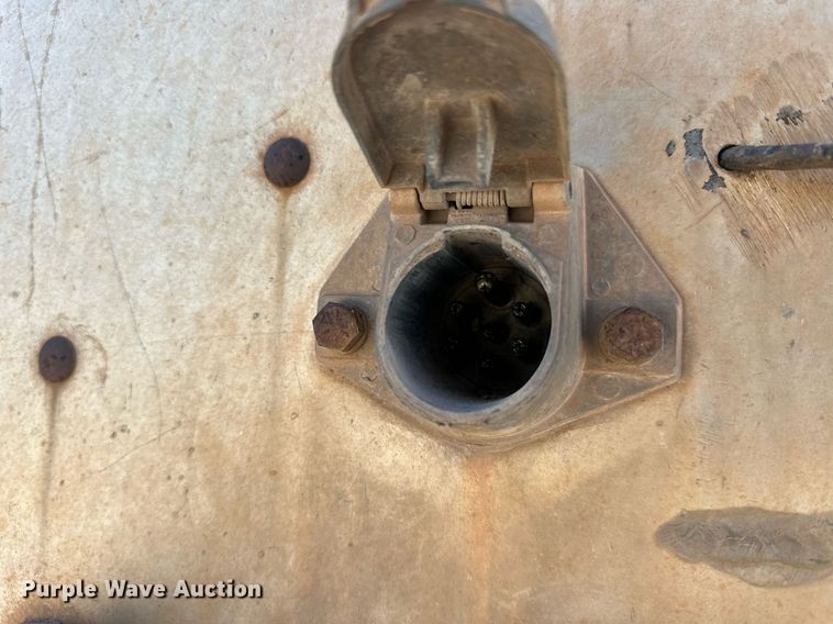 image for item EQ2143 2006 Pinson feed delivery trailer