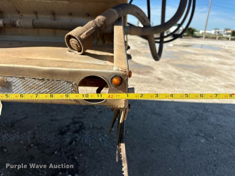 image for item EQ2143 2006 Pinson feed delivery trailer