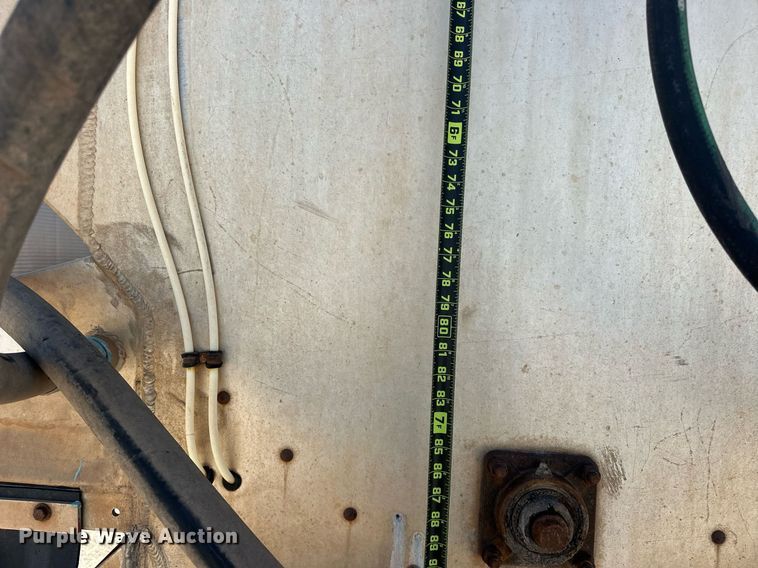 image for item EQ2143 2006 Pinson feed delivery trailer