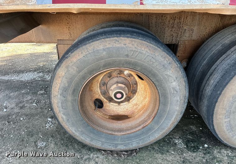 image for item EQ2143 2006 Pinson feed delivery trailer