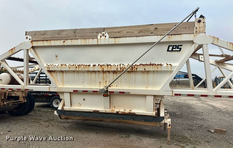 image for item EQ4644 2013 Manac 4B240AC00 bottom dump trailer