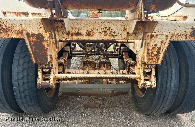 image for item EQ4644 2013 Manac 4B240AC00 bottom dump trailer