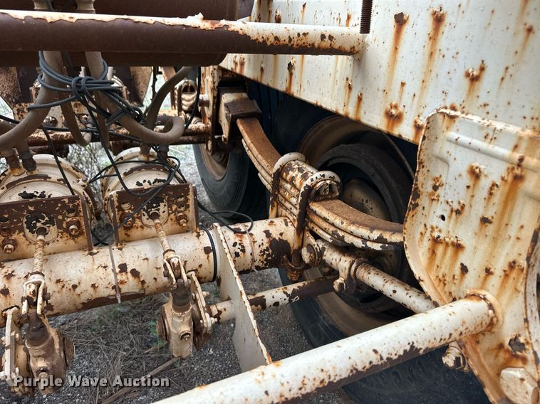 image for item EQ4644 2013 Manac 4B240AC00 bottom dump trailer