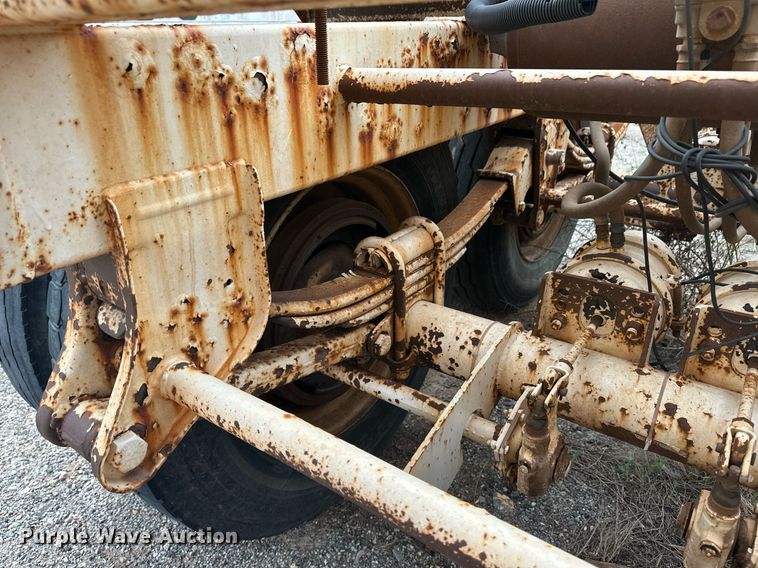 image for item EQ4644 2013 Manac 4B240AC00 bottom dump trailer