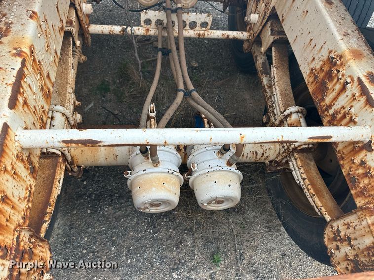 image for item EQ4644 2013 Manac 4B240AC00 bottom dump trailer