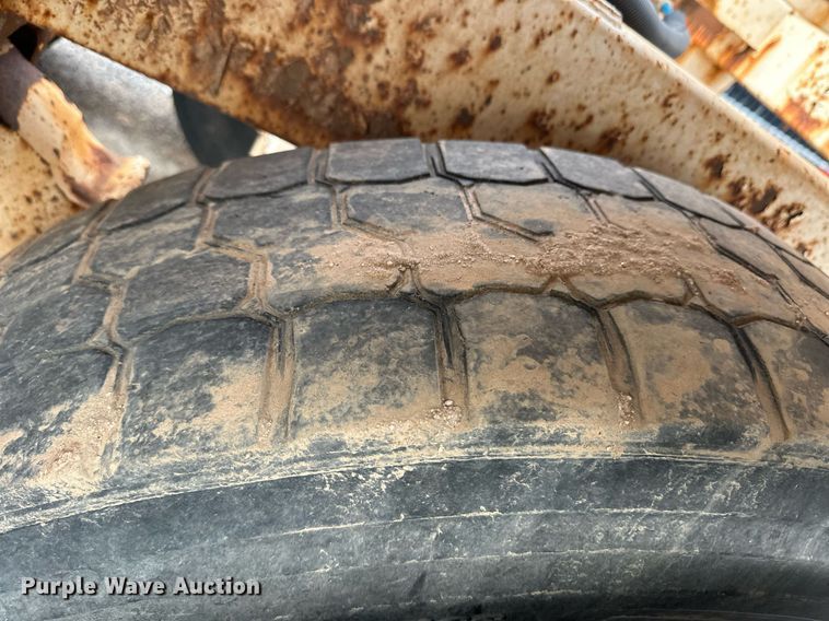 image for item EQ4644 2013 Manac 4B240AC00 bottom dump trailer