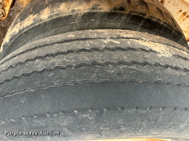 image for item EQ4644 2013 Manac 4B240AC00 bottom dump trailer