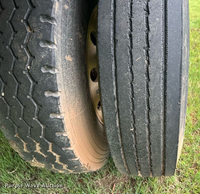 image for item ER8998 2016 Timpte grain trailer