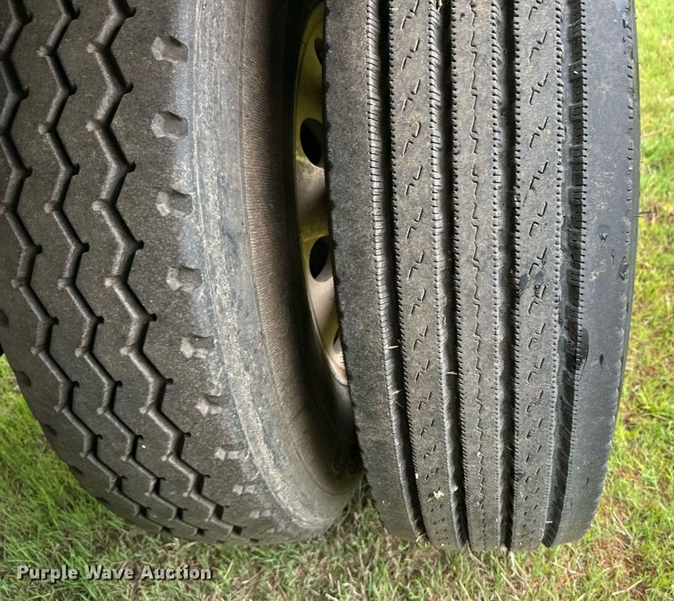 image for item ER8998 2016 Timpte grain trailer