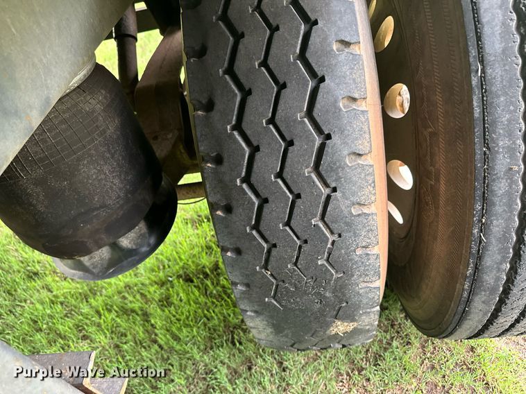 image for item ER8998 2016 Timpte grain trailer