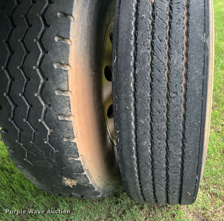 image for item ER8998 2016 Timpte grain trailer