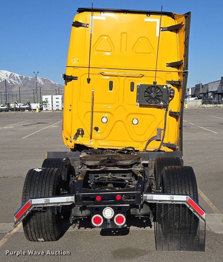 image for item FB9356 2024 Freightliner Cascadia semi truck