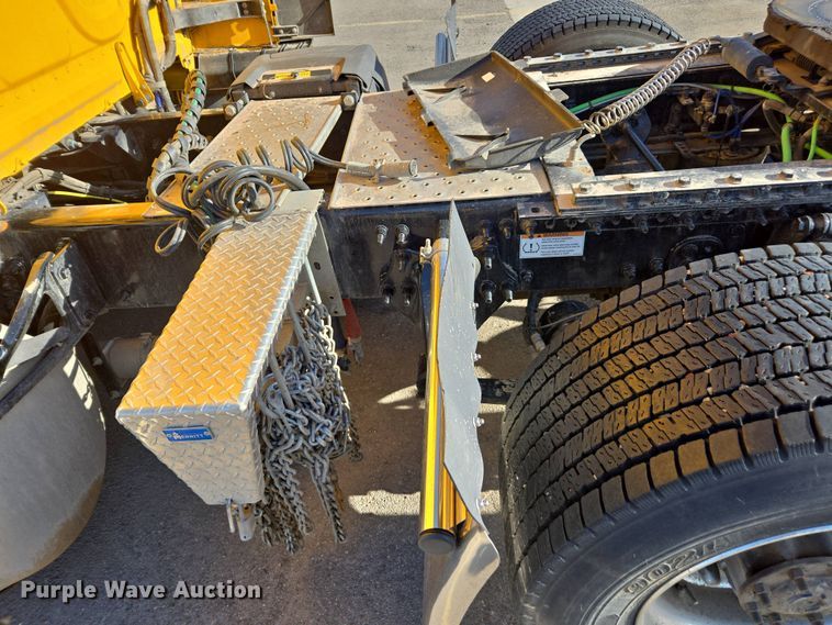 image for item FB9356 2024 Freightliner Cascadia semi truck