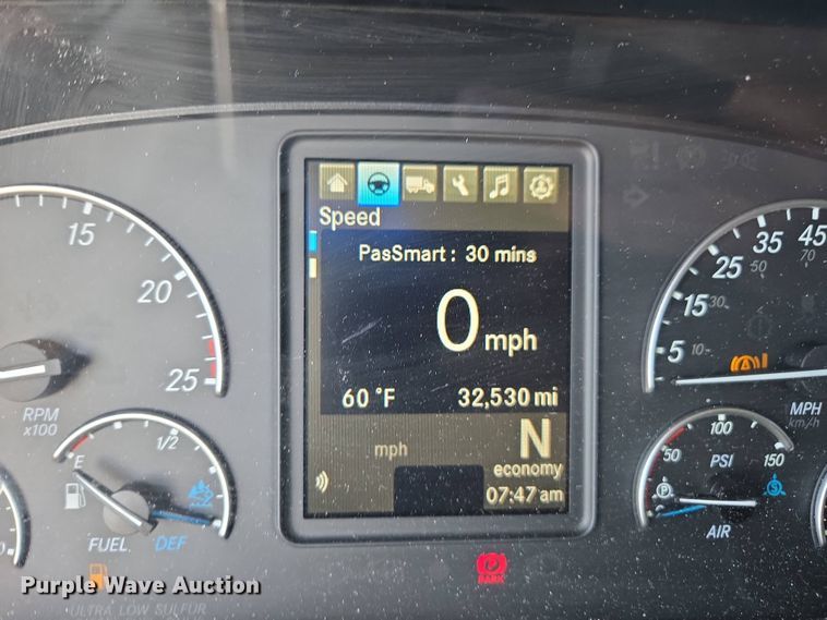 image for item FB9356 2024 Freightliner Cascadia semi truck