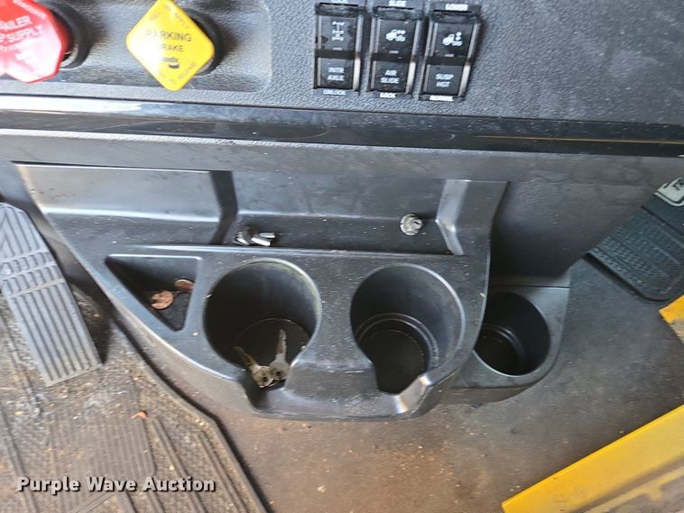 image for item FB9356 2024 Freightliner Cascadia semi truck