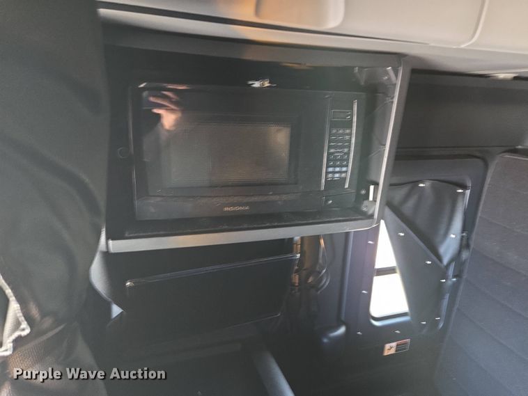 image for item FB9356 2024 Freightliner Cascadia semi truck