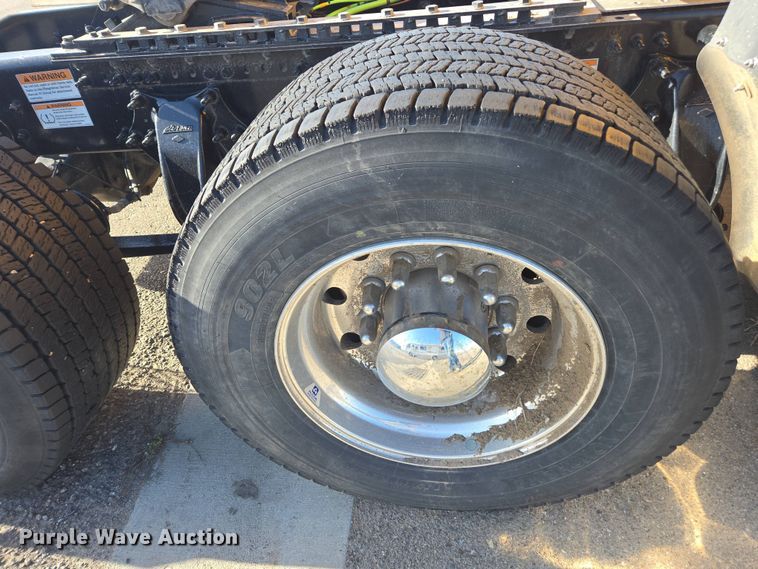 image for item FB9356 2024 Freightliner Cascadia semi truck