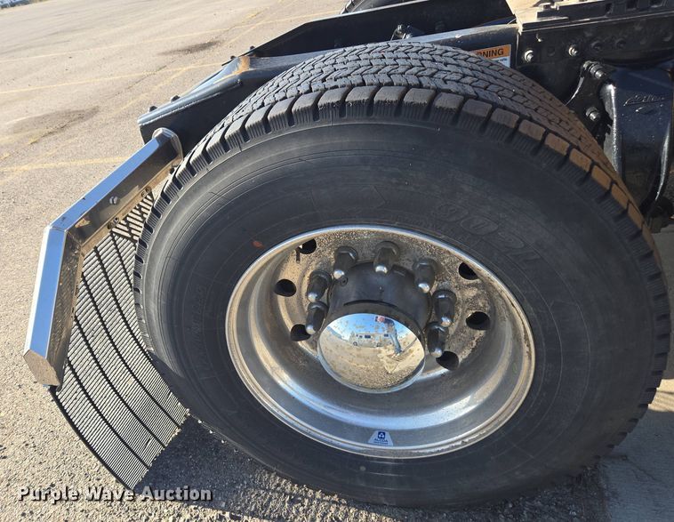 image for item FB9356 2024 Freightliner Cascadia semi truck