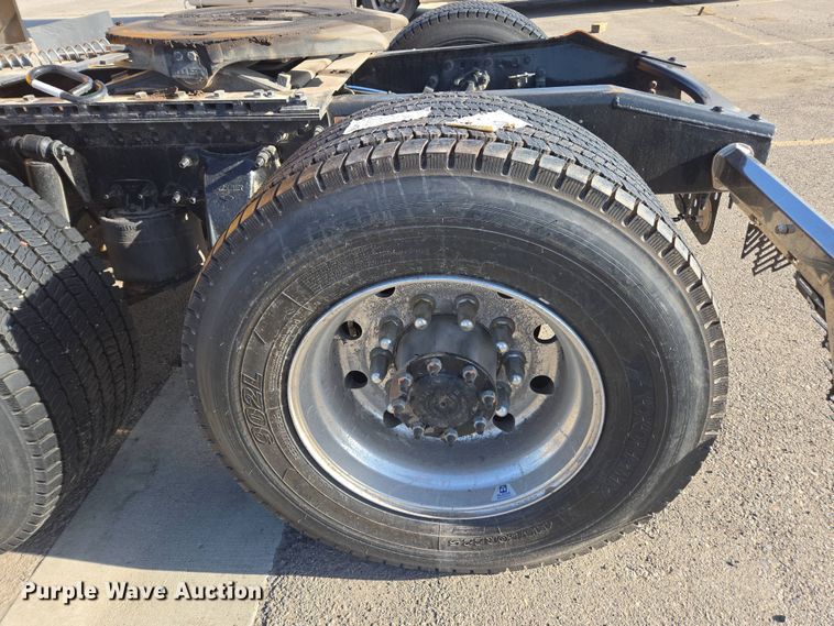 image for item FB9356 2024 Freightliner Cascadia semi truck